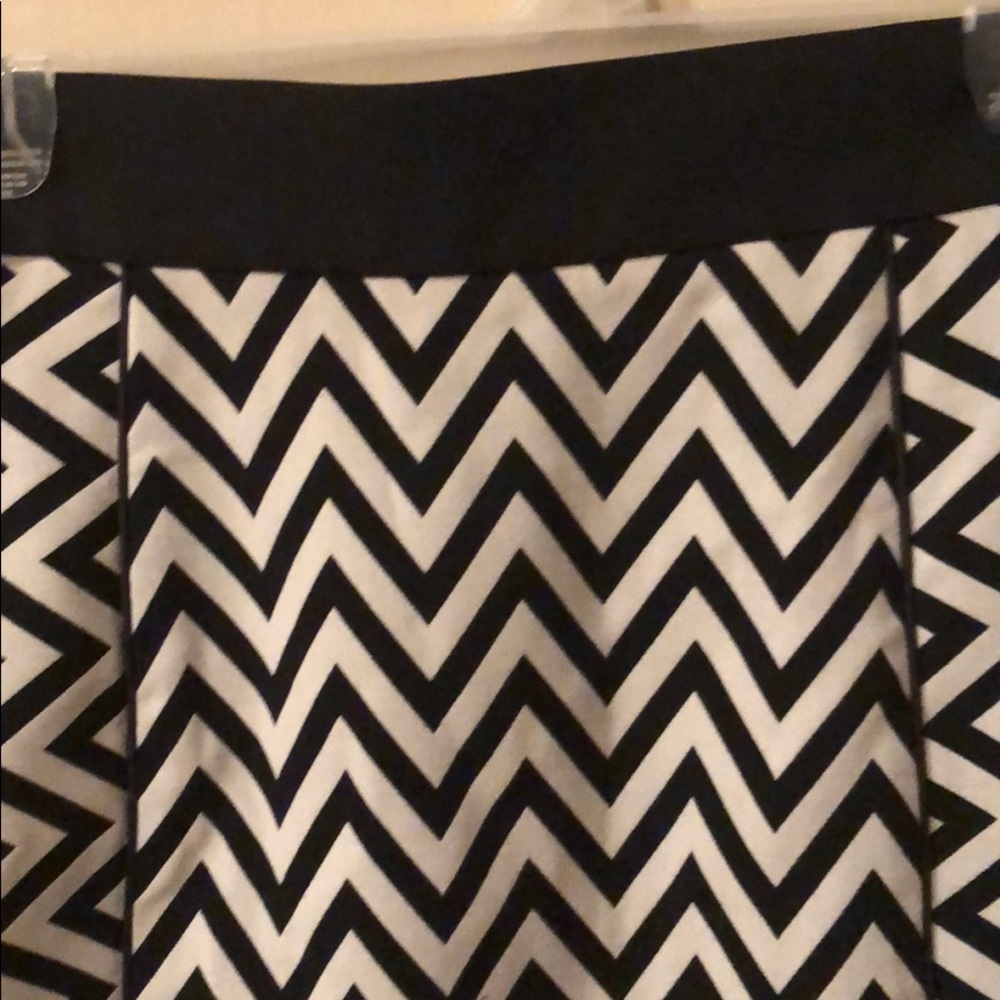 Skirt - Picture 2 of 4